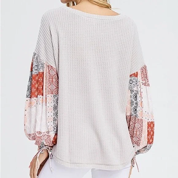 In Loom Gray Waffle Knit Contrast Sleeve Madison Top Women Size M - Picture 4 of 7